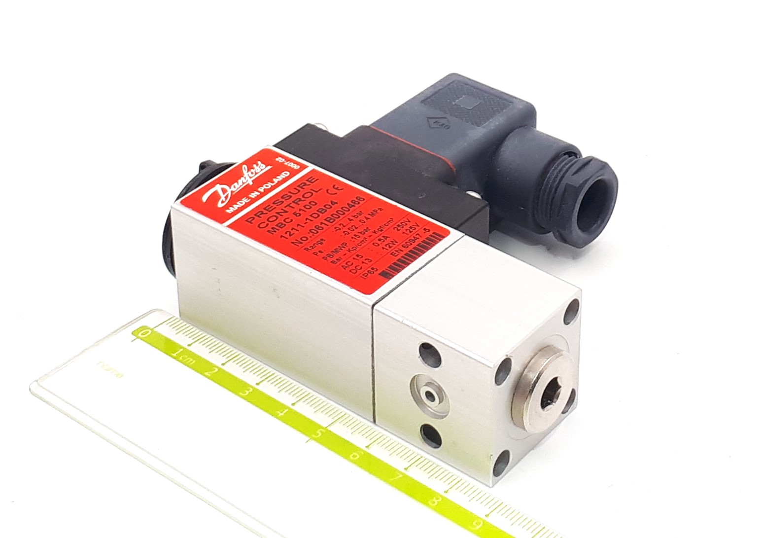 MBC5100-1211-1DB04 061B000466 -0,2-4bar G1/4Rc 1NO+1NC Danfoss реле давления
