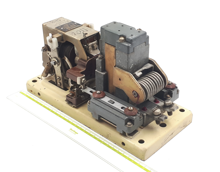 КМ2143-23 М4 100A 220VDC 1P DC контактор