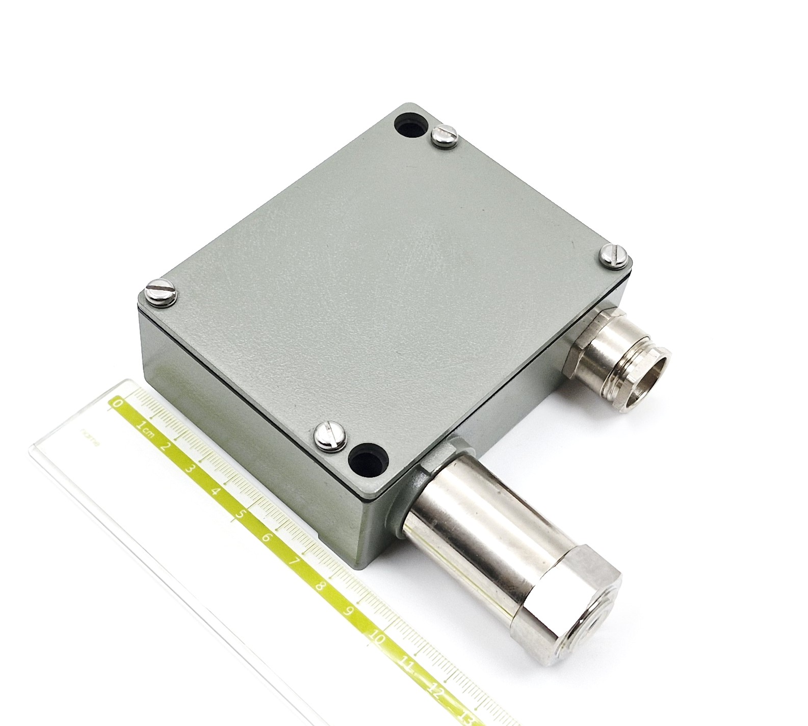 8202.76.2210 0-4bar 4-20mA G1/4Rc Trafag датчик реле давления