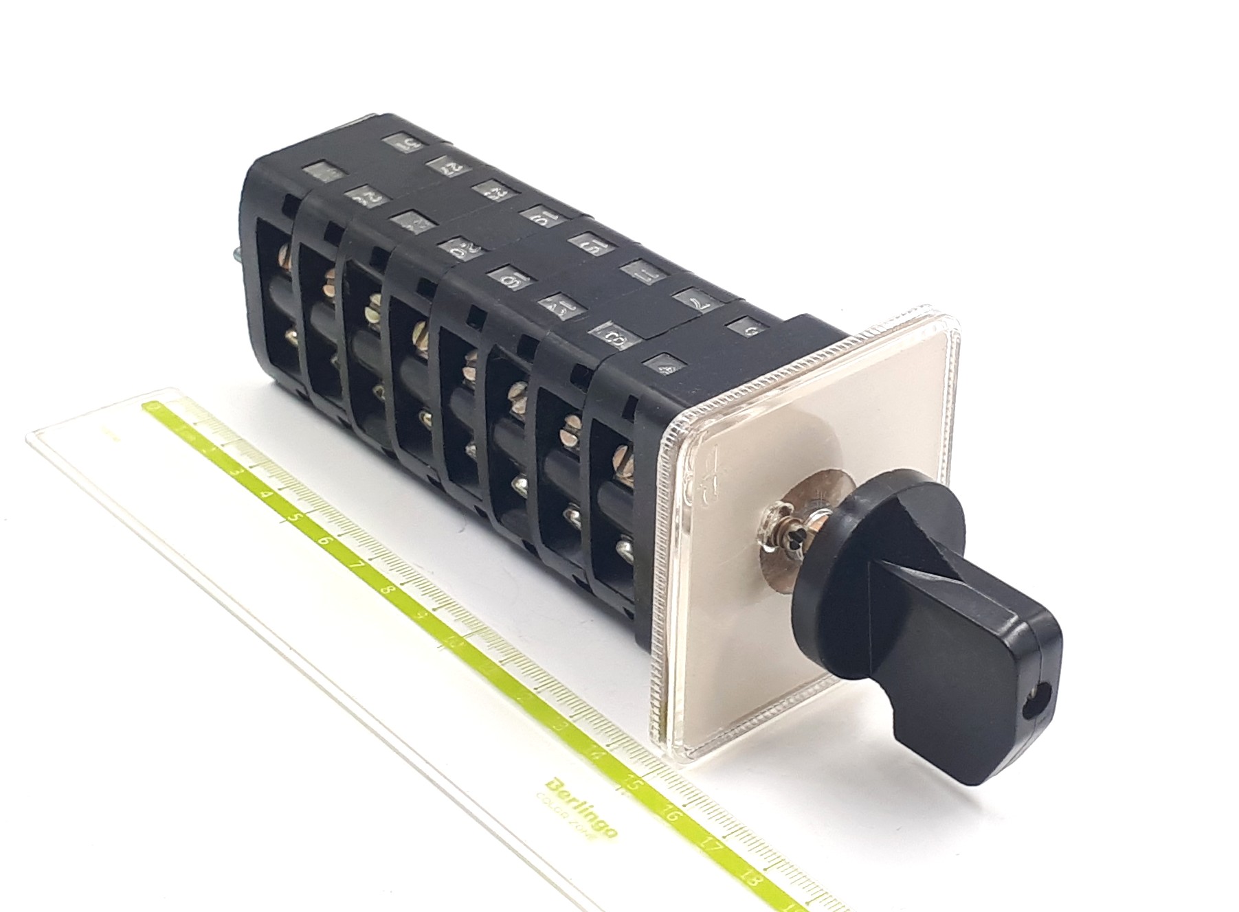 ПКУ3-12 И8048 У3 "0-1" 16A 500V/-220V переключатель кулачковый