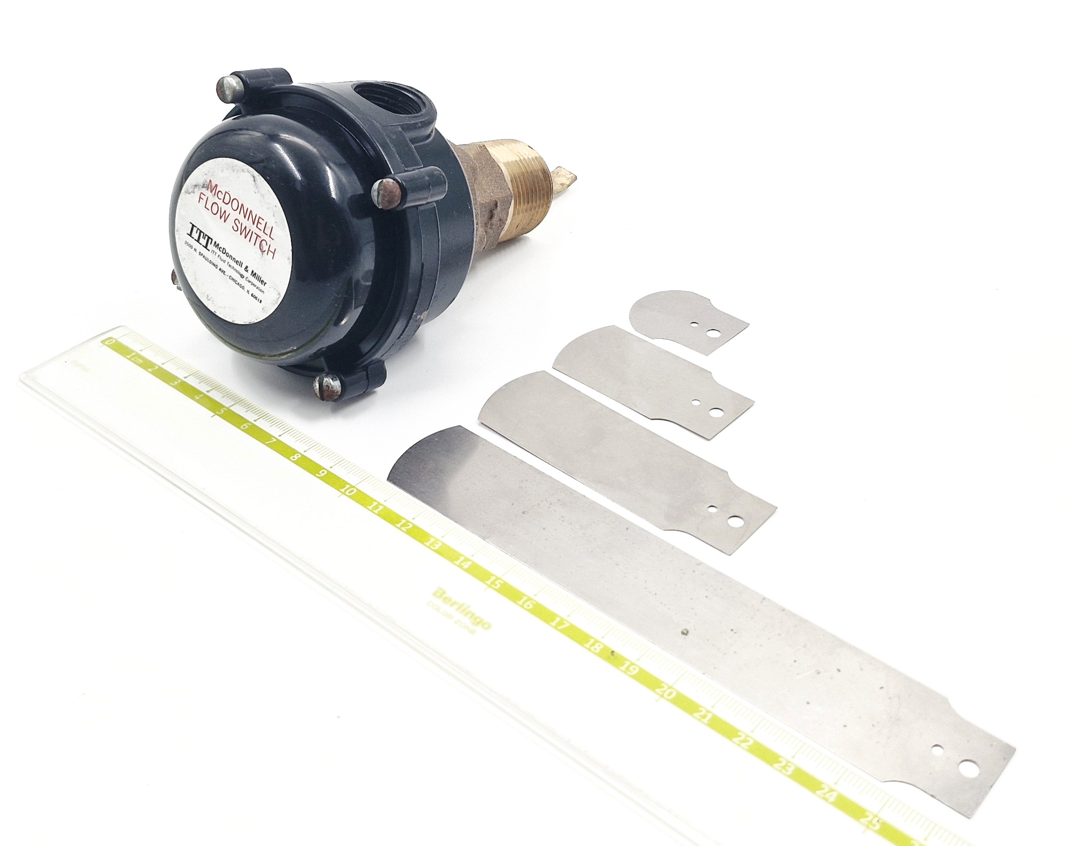 FS8-W G1''R IP65 1NO+1NC McDonnell & Miller датчик реле потока лепестковый