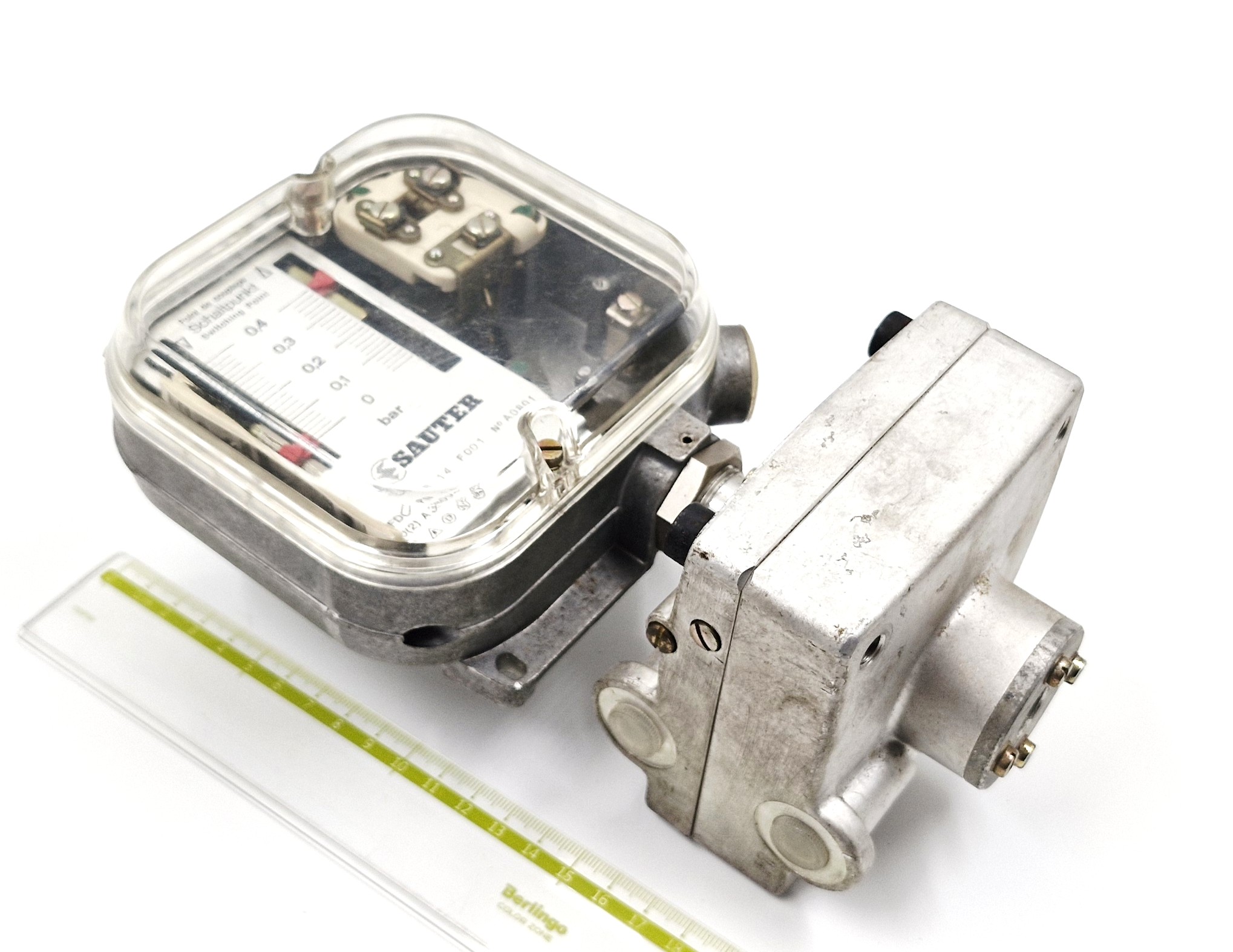 DFDC7B14 F001 -0,4-0bar 380V G1/8Rс Sauter датчик реле давления